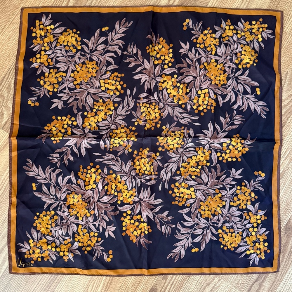 Vintage 80s Vera Neumann Floral Berries Scarf 26” Square brown‎ orange yellow
